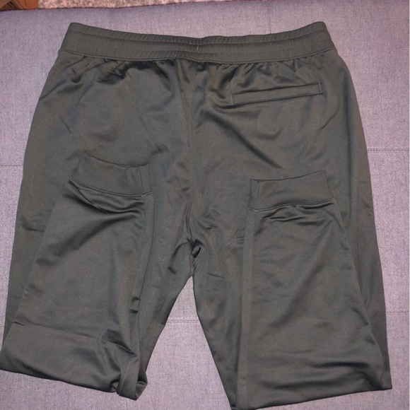 Under Armour sweatpants NWT - Picture 3 of 4